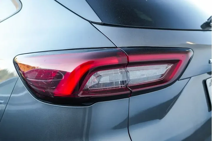 $20477 : Ford Escape 2023 ST-Line 4dr image 7