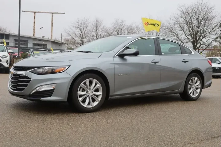 $18977 : Chevrolet Malibu 2024 LT 4dr image 5