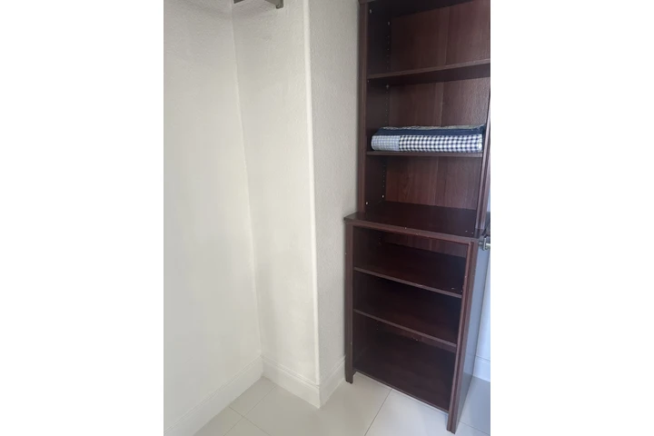 $925 : CUARTO AMUEBLADO image 8