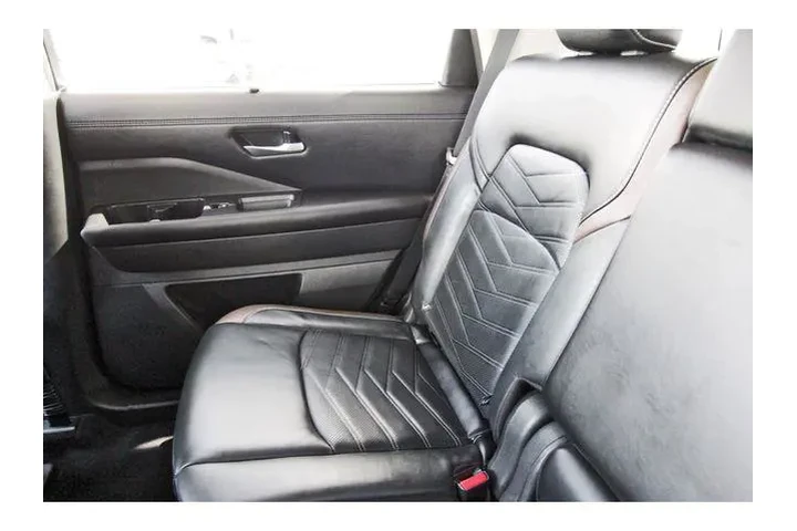 $39739 : Nissan Pathfinder 2025 Plati image 10