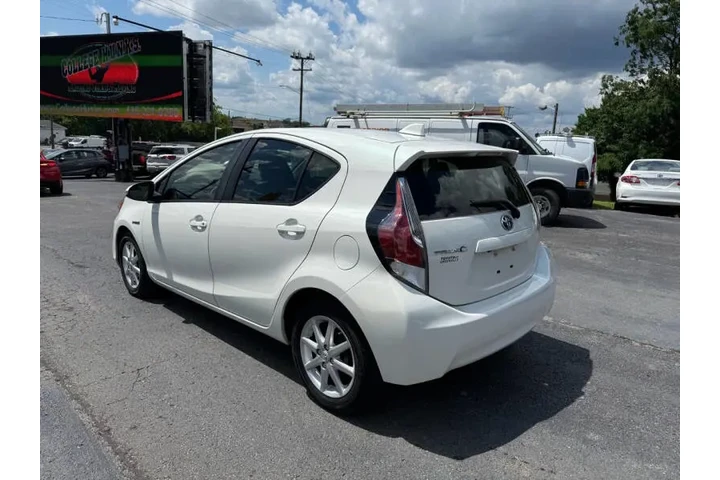 $11495 : 2015 Prius c Four image 8