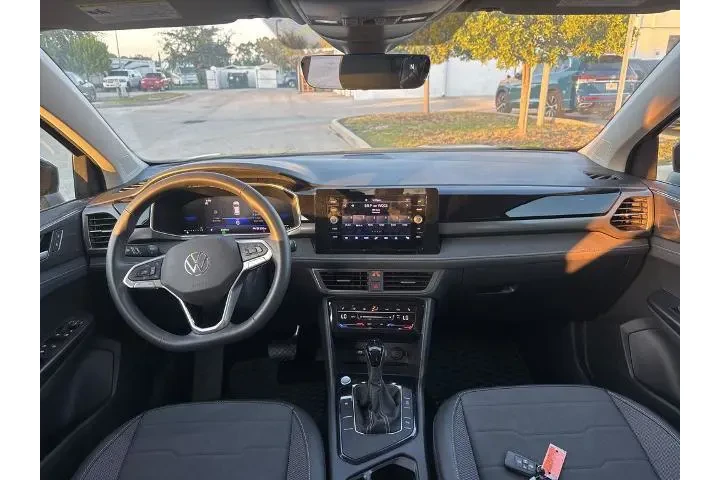 $25432 : Volkswagen Taos 2025 SE Blac image 10