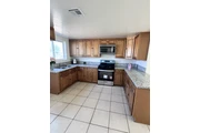 $2150 : Triplex Casa #2 thumbnail
