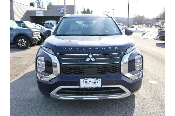 $27900 : Mitsubishi Outlander 2024 AW image 2