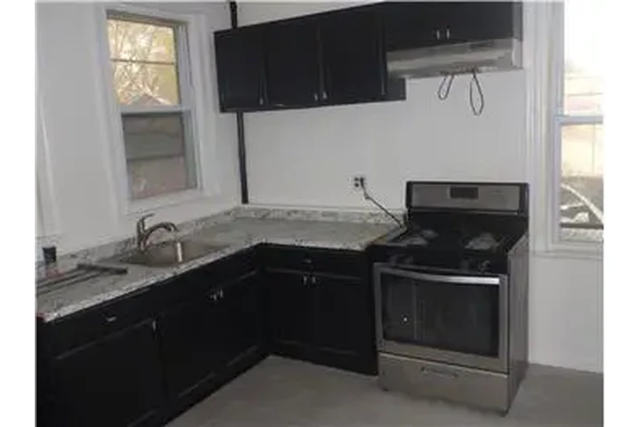 $2300 : Rental property with 2 bedro image 10