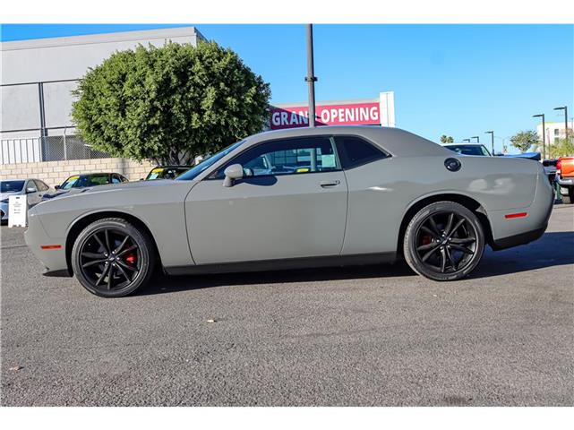 2018 Dodge Challenger SXT image 1