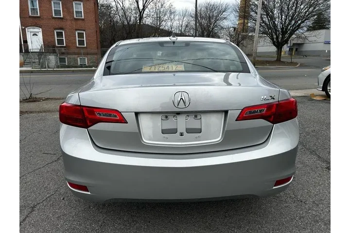 2013 ILX 5-Spd AT w/ Technolo image 3