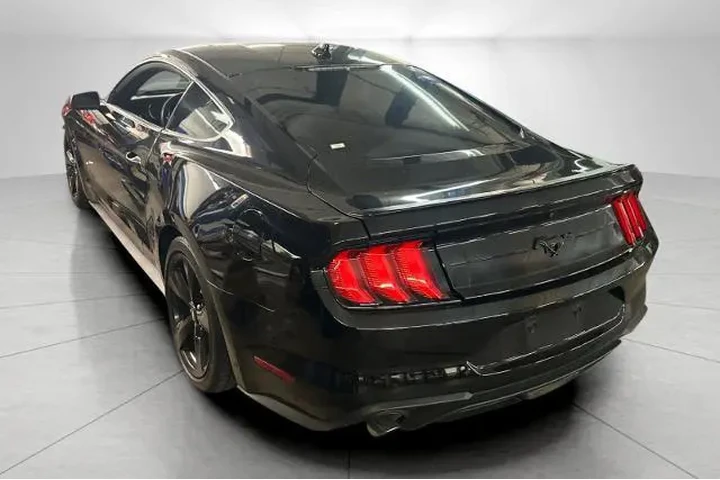 $25995 : Ford Mustang 2021 EcoBoost 2 image 4