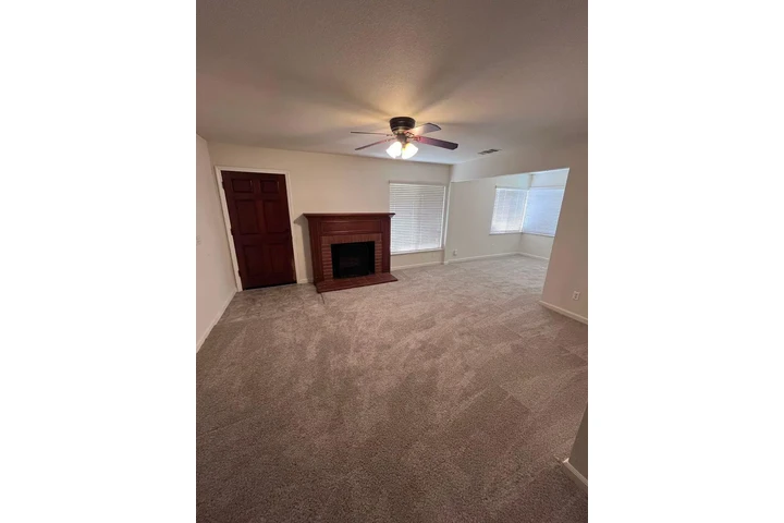 $1050 : de 2 dormitorios actualizado image 6