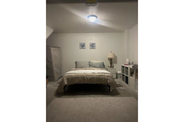 $925 : Habitación privada para mujer image 3