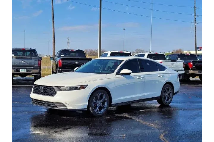 $25998 : Honda Accord 2024 EX 4dr Sed image 7