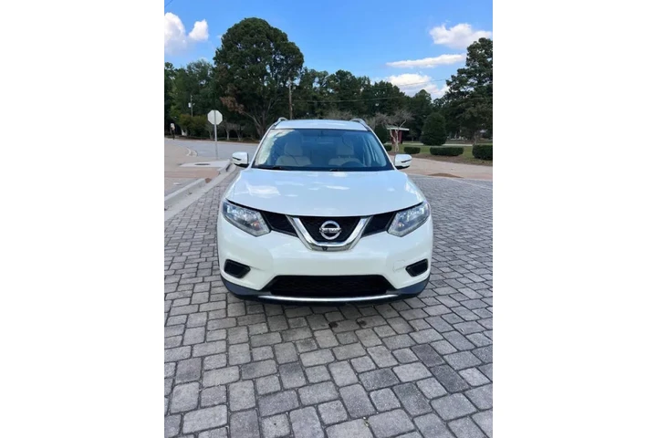 $6300 : 2016 Rogue SV image 1