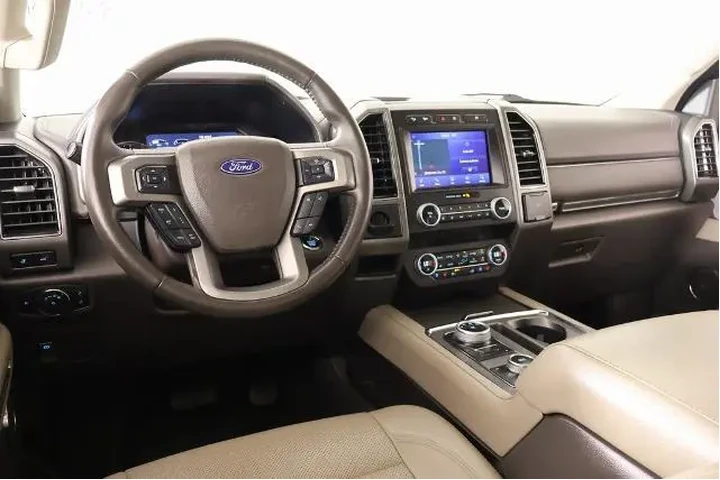 $30480 : Ford Expedition MAX 2021 4x4 image 2