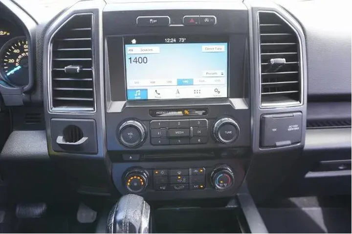 $16988 : Ford F-150 2018 4x2 Lariat 4 image 8