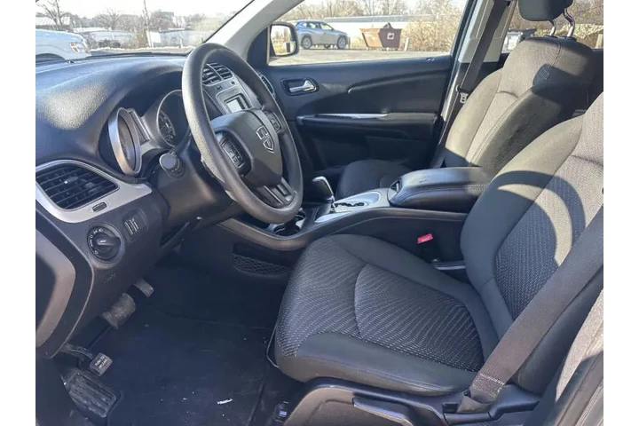 $9900 : 2019 Journey SE Value Package image 6