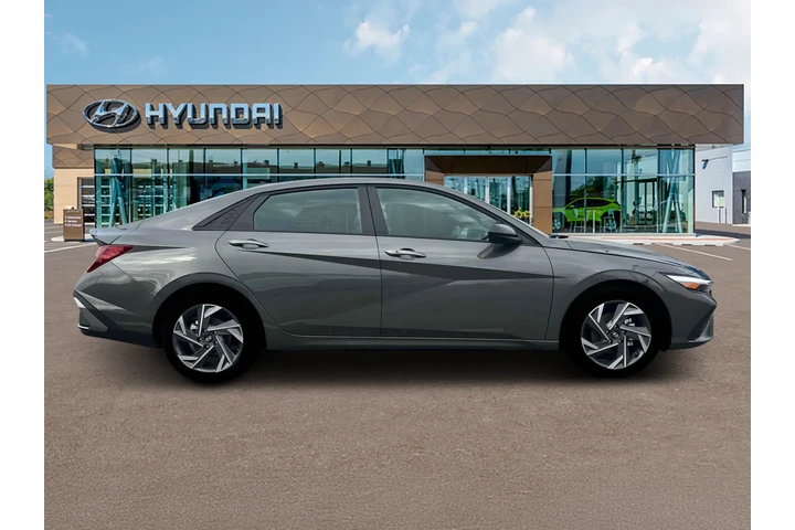 $25035 : Hyundai ELANTRA 2025 SEL Spo image 9