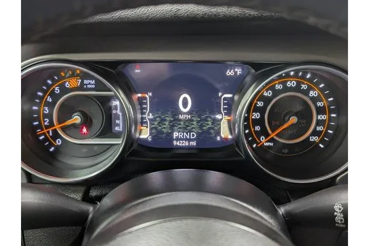 $27145 : Jeep Wrangler Unlimited 2020 image 3