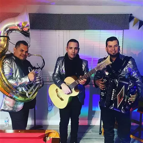 Meny y su grupo 323 9212602 image 2