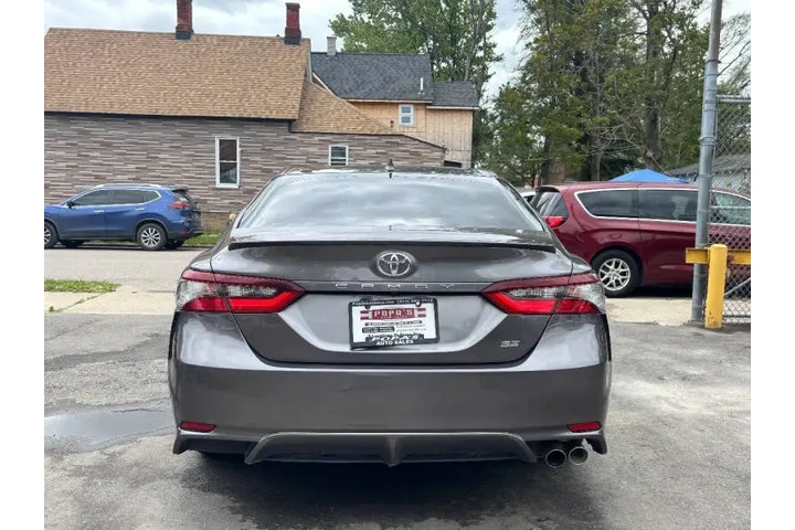 $20995 : 2021 Camry SE image 7