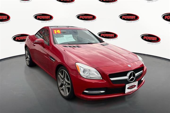 $19895 : Used 2014 SLK-Class 2dr Roads image 9