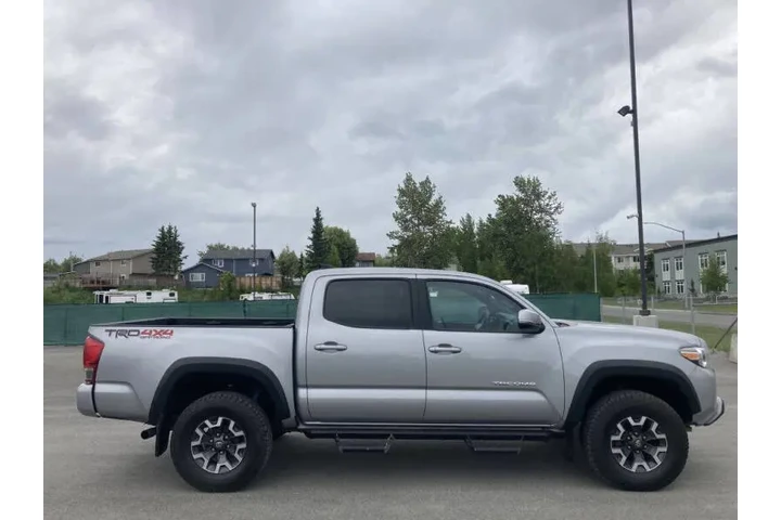 $31999 : 2016 Tacoma image 3
