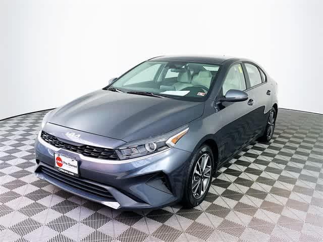 $17589 : PRE-OWNED 2022 KIA FORTE LXS image 4