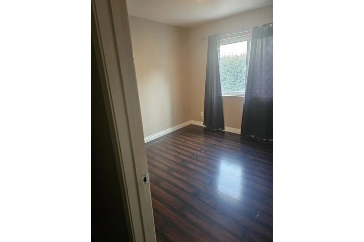 $600 : Cuarto disponible image 1