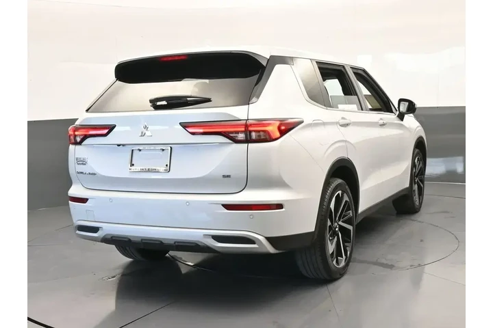 $20991 : Mitsubishi Outlander 2023 ES image 5