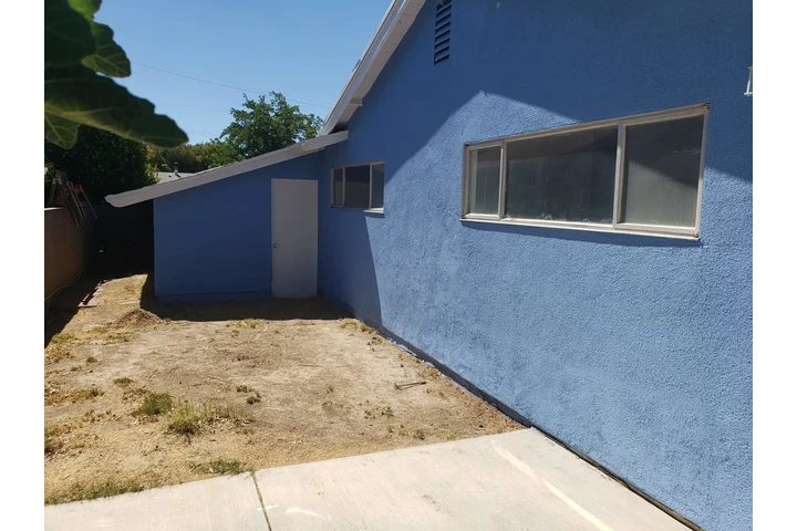 $2590 : Beautiful Home_Reduced Price! image 4