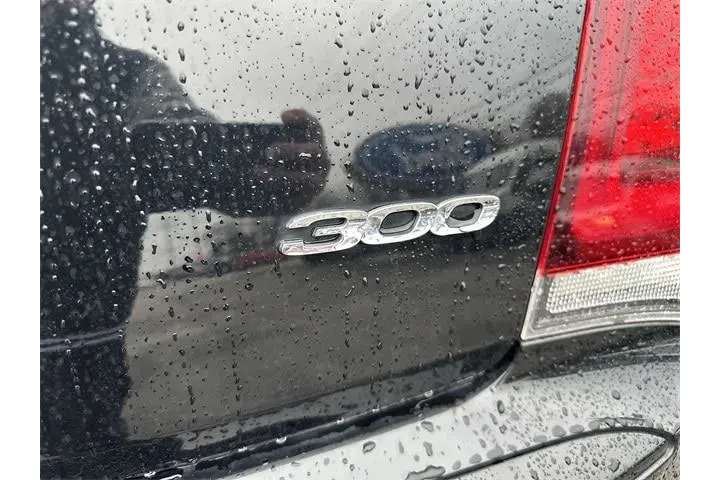 $17000 : Chrysler 300 2018 AWD Tourin image 6