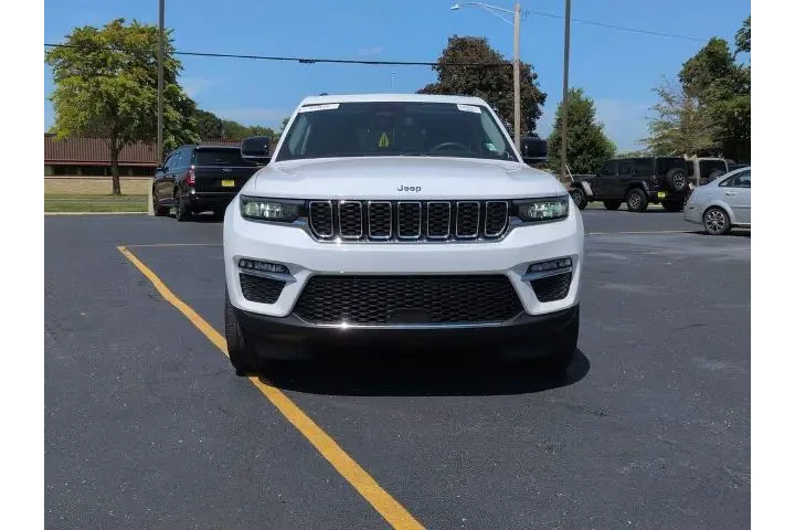 $34777 : Jeep Grand Cherokee 2022 4x4 image 3