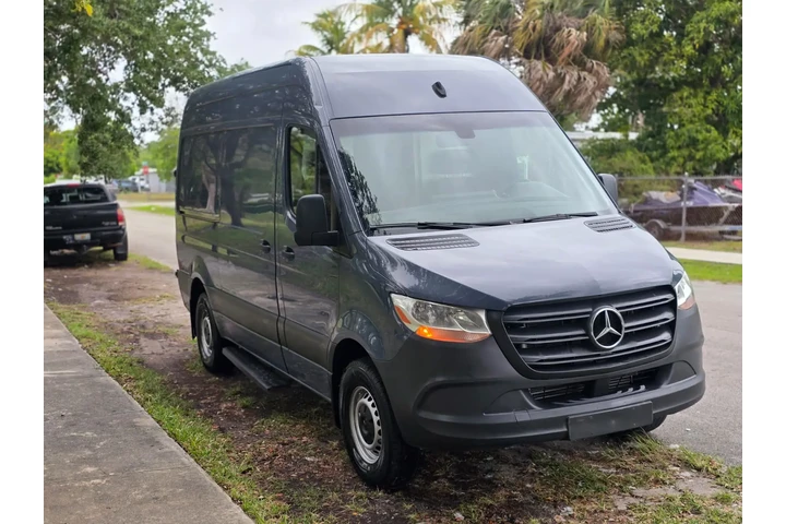 $27900 : MERCEDES BENZ SPRINTER 2500 image 1