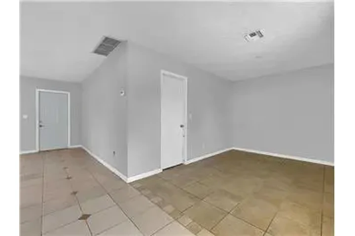 $1000 : Rental property with 2 bedro image 9