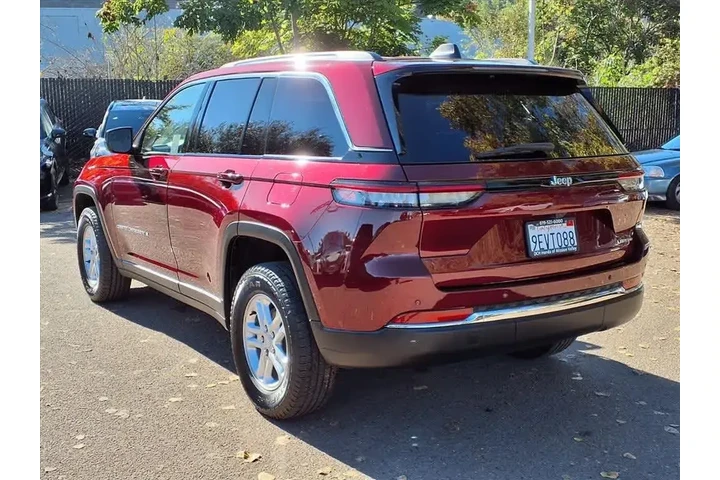 $23400 : Jeep Grand Cherokee 2023 4x2 image 8
