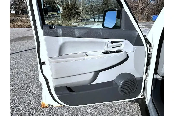 $3695 : Jeep Liberty 2008 4x4 Sport image 10