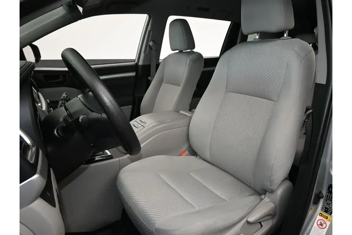 $17991 : Toyota Highlander 2019 LE 4d image 10