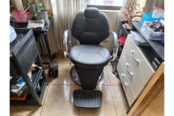 $180 : Venta de silla de peluqueria image 1
