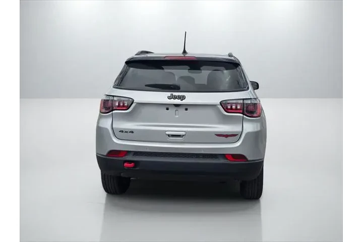 $24999 : Jeep Compass 2024 4x4 Trailh image 6