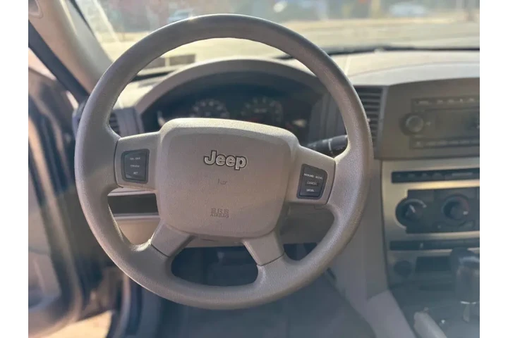 $4850 : 2005 Grand Cherokee image 5