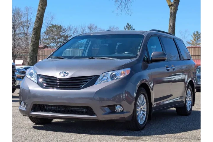 $19952 : 2017 Sienna XLE 7-Passenger A image 7