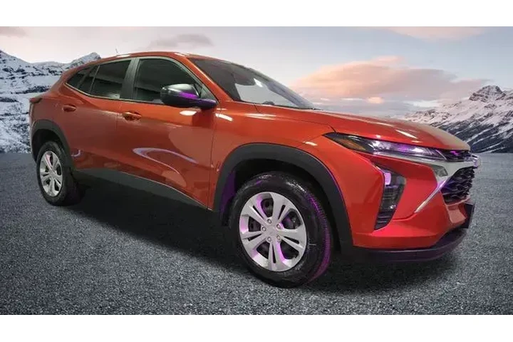 $17957 : Chevrolet Trax 2024 LS 4dr C image 1