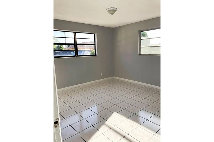 $900 : ¡DÚPLEX de 2 dormitorios y 1 b image 4