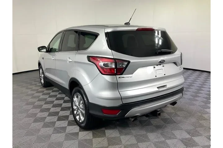 $10405 : Ford Escape 2017 AWD SE 4dr image 4