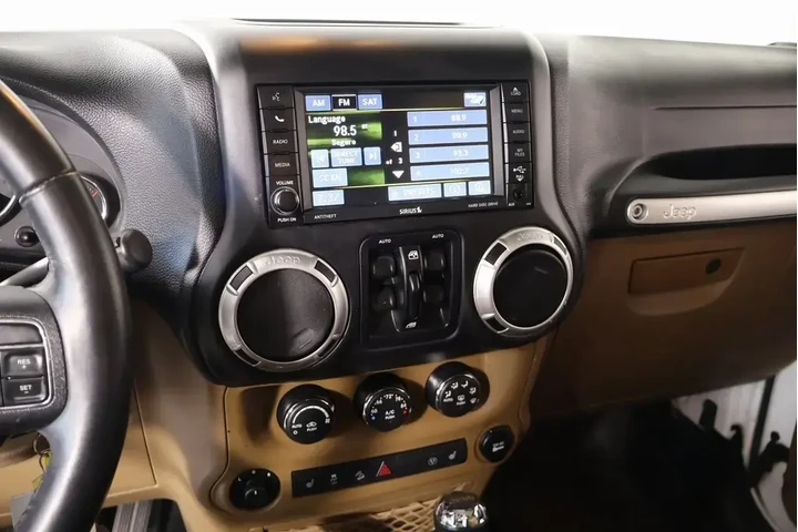 $19899 : Jeep Wrangler Unlimited 2015 image 5