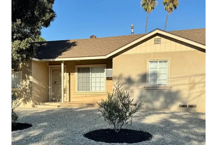 $2200 : HOUSE RENT IN Duarte CA image 1