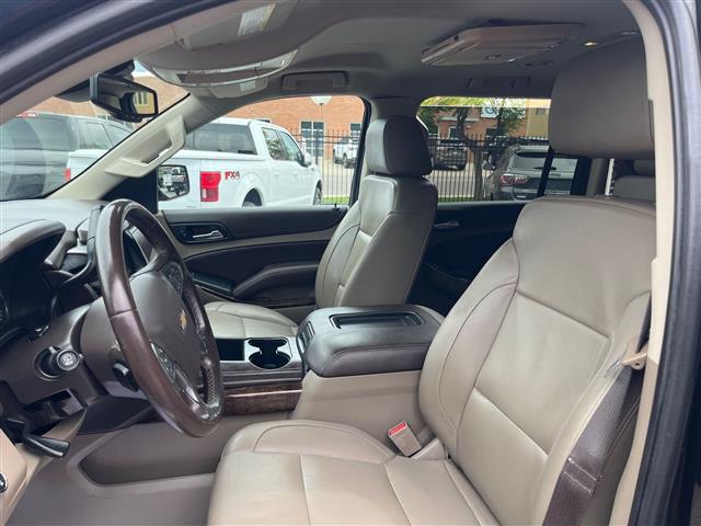 $21654 : 2017 Suburban LT, 8 PASSENGER image 10