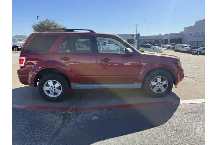 $7995 : Ford Escape 2011 XLT 4dr SUV image 2