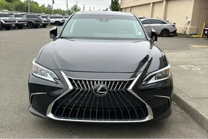 $38990 : Lexus ES 300h 2024 4dr Sedan image 3