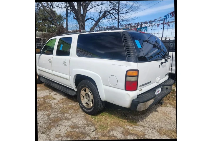 $3900 : 2004 CHEVROLET SUBURBAN 15002 image 10