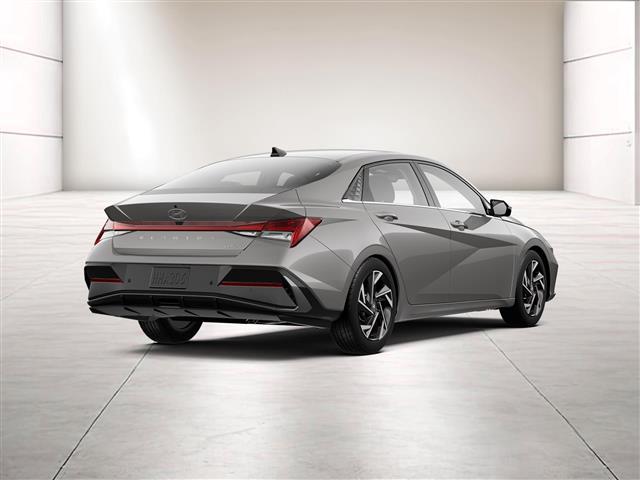 $28560 : New  Hyundai ELANTRA Limited image 7